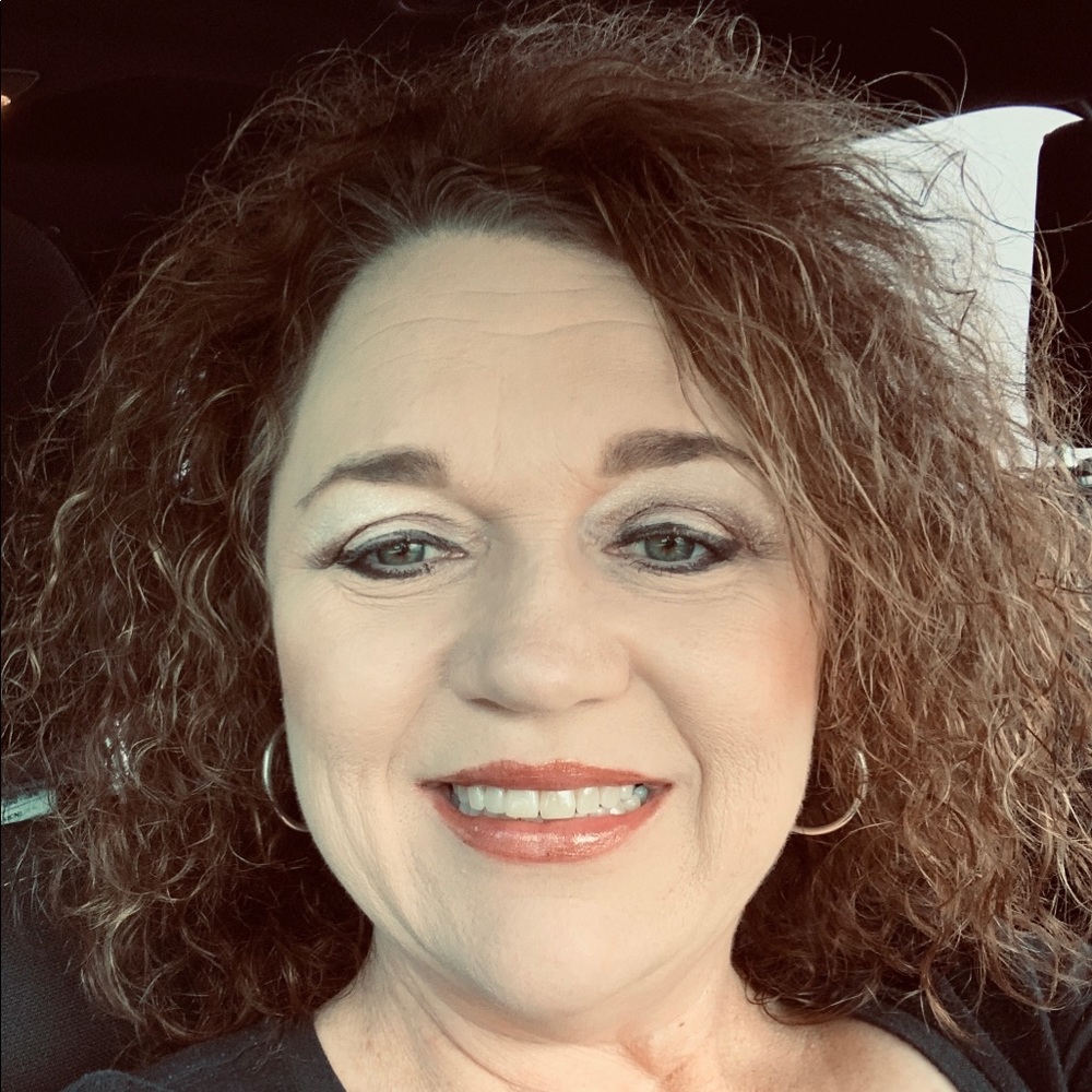 Meet your Posher, Angela